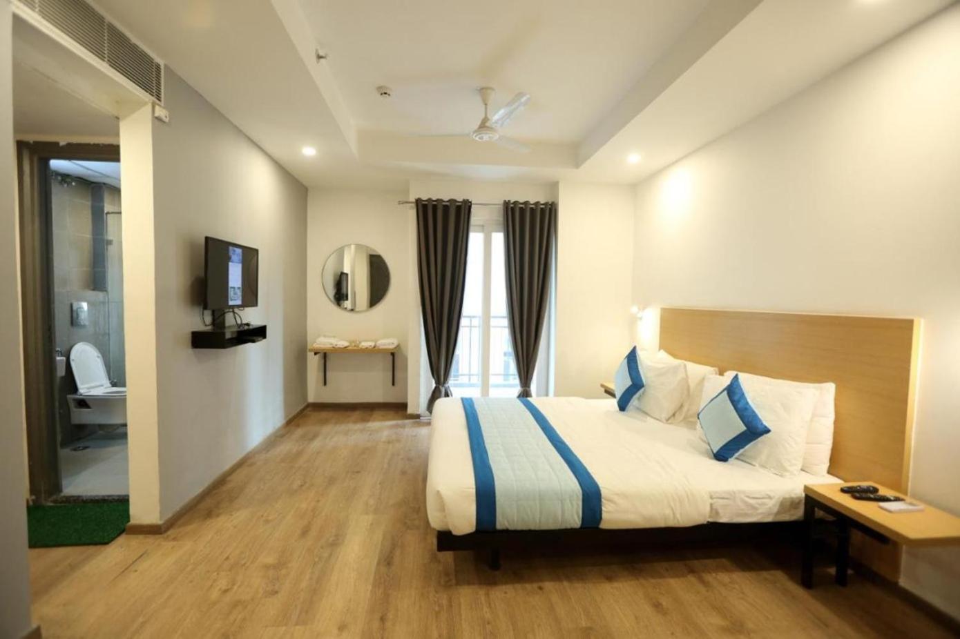 The Roseman Hotel & Suites Ghaziabad Eksteriør billede