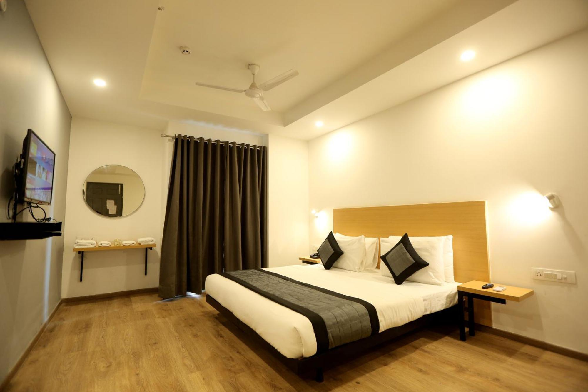 The Roseman Hotel & Suites Ghaziabad Eksteriør billede