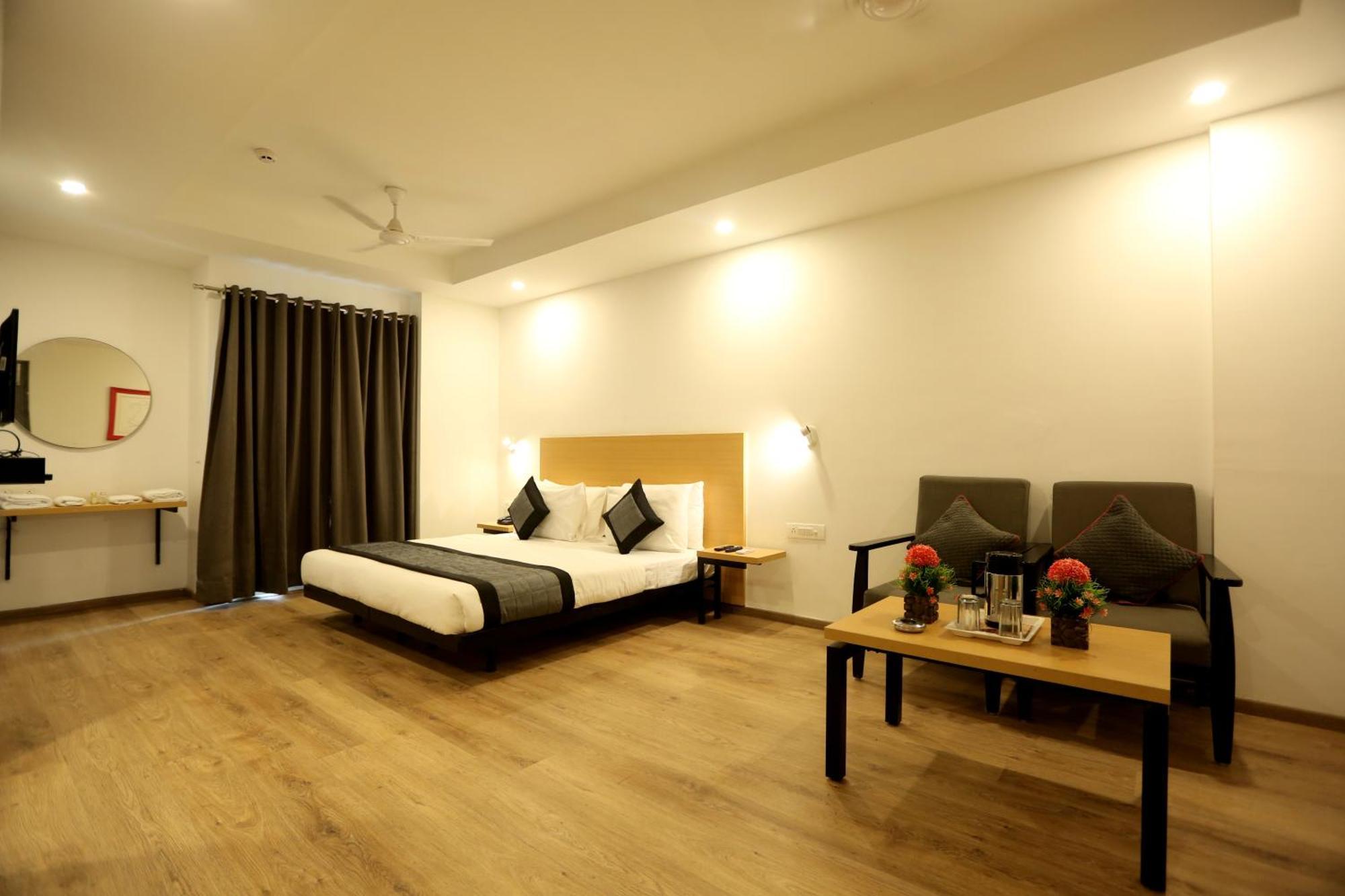 The Roseman Hotel & Suites Ghaziabad Eksteriør billede